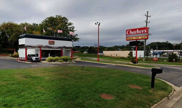 Hot n Now Hamburgers - Kalamazoo - 1560 Drake Rd
